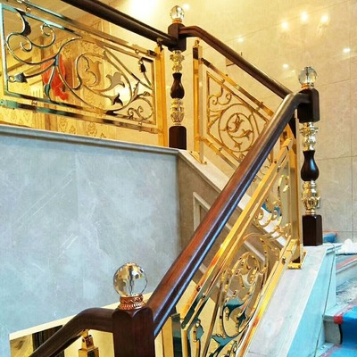 雷州銅樓梯扶手 竟然能把木樓梯都秒成渣渣